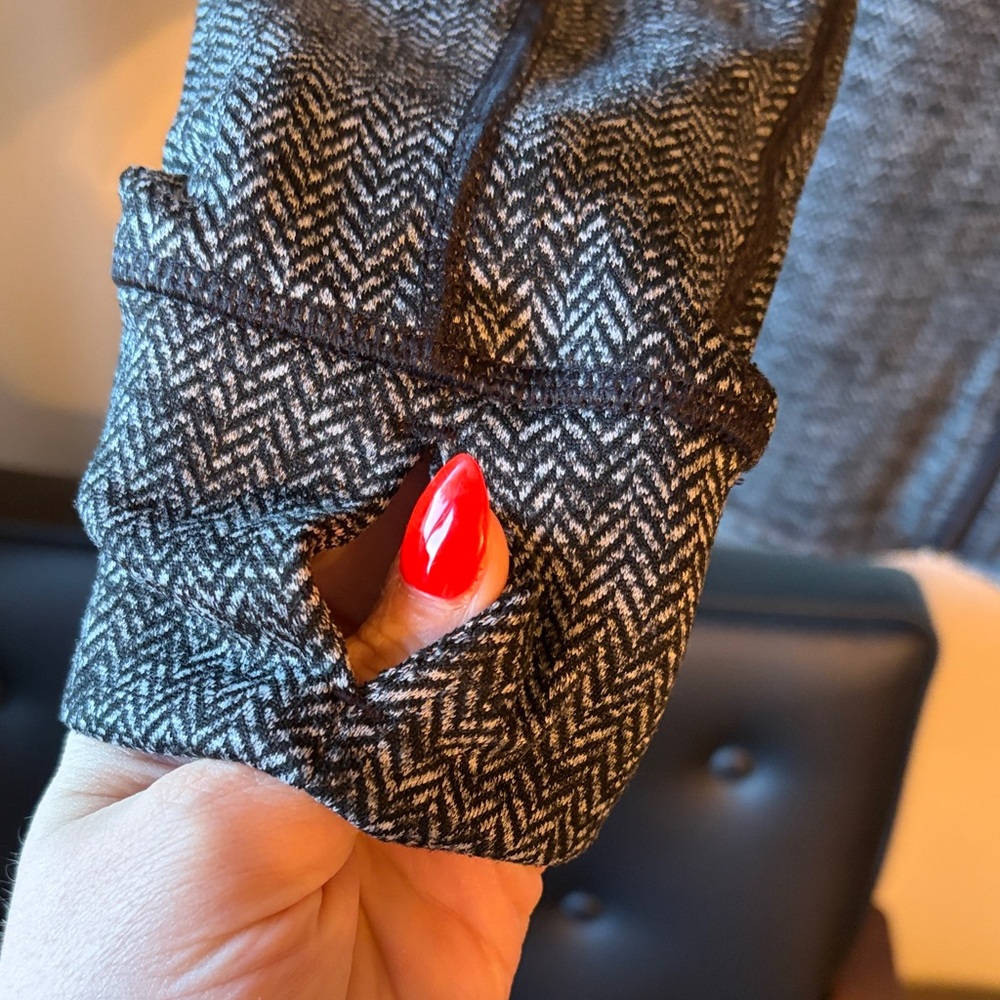 Old Navy Women's Jacket - Picture 4 of 5